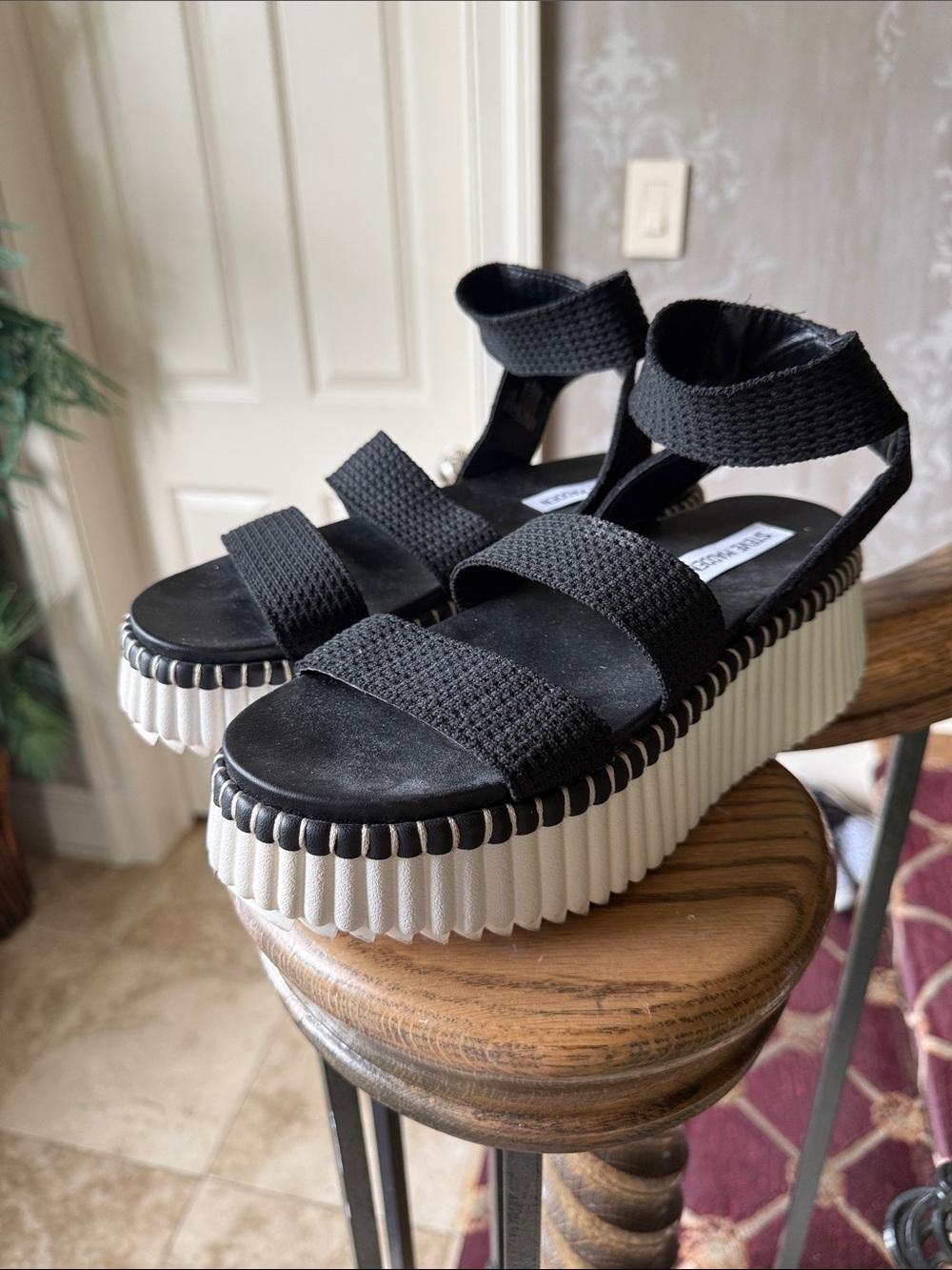 STEVE MADDEN SHELLI sandal, excellent condition size 7 1/2 - Picture 4 of 12